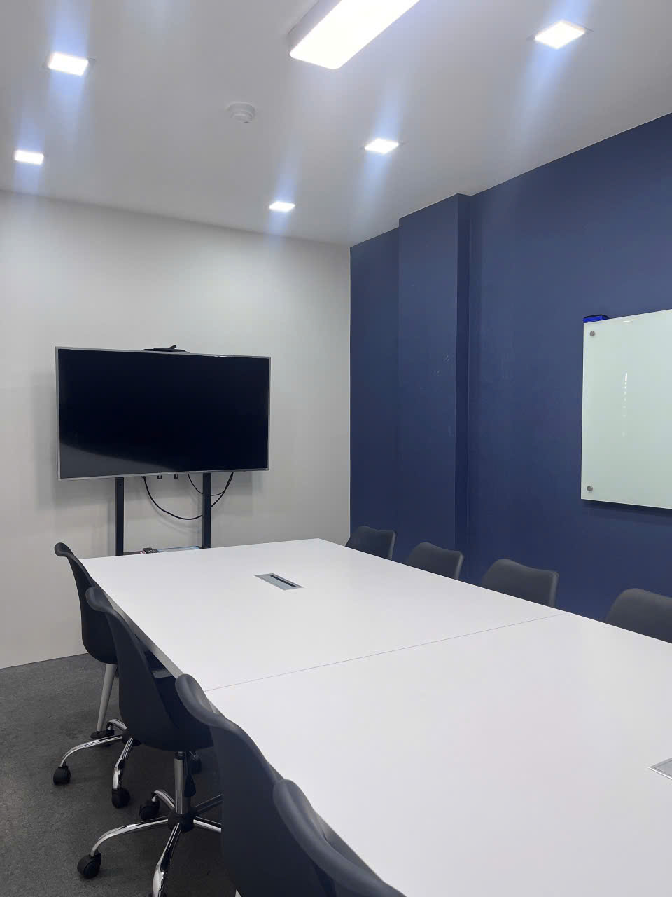 Meeting room with TV & whiteboard